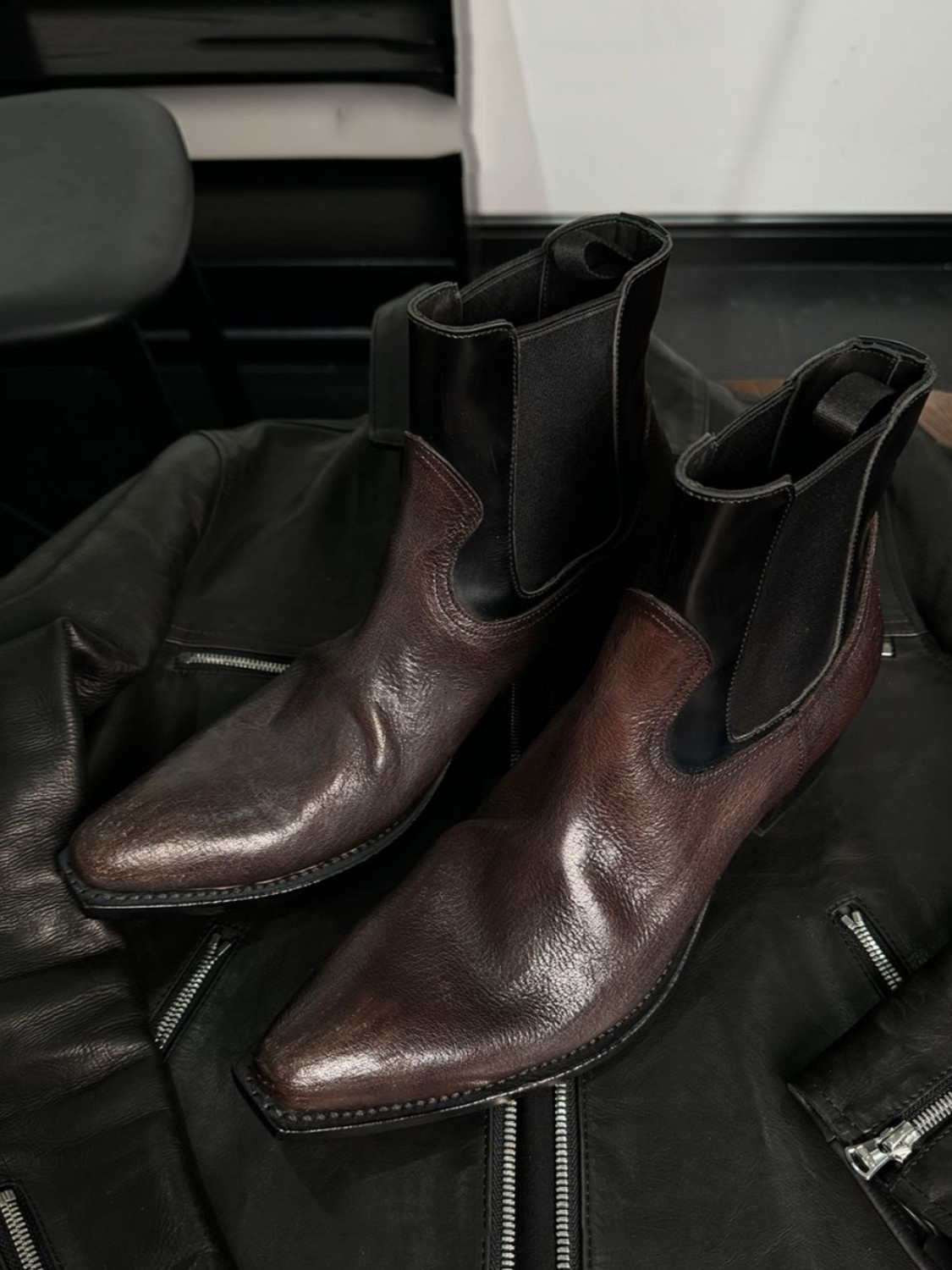 Men's Black Leather Chelsea Bo - огляд і ціна Men'S Shoes Smart